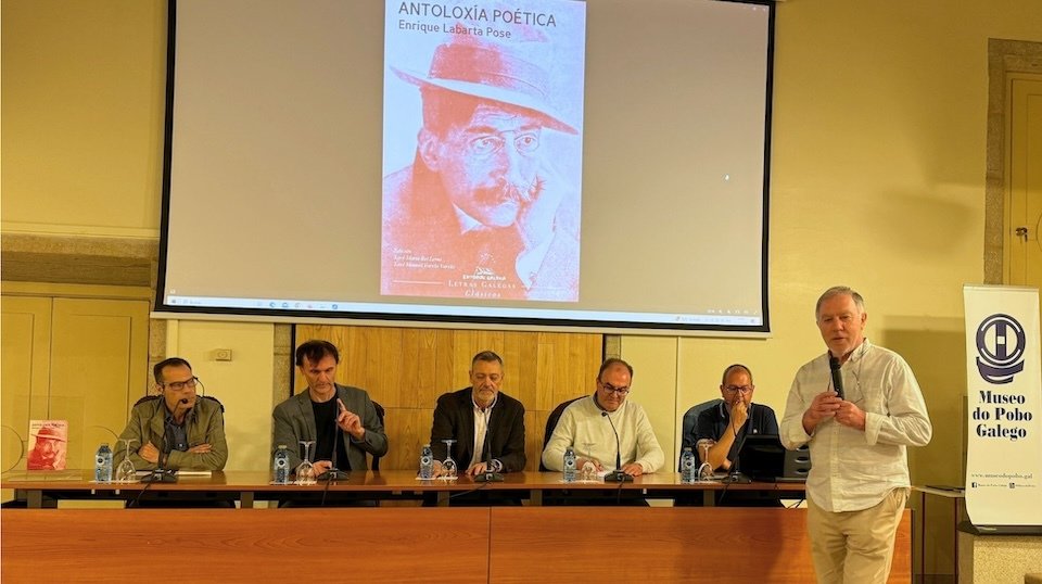 Presentacion no Museo do Pobo Galego do libro de Labarta Pose
